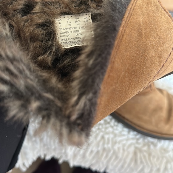 Clarks Suede Boots - Picture 2 of 3